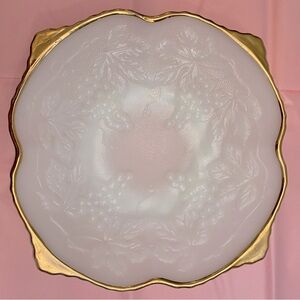 VINTAGE ANCHOR HOCKING MILK GLASS DISH EMBOSSED WITH GRAPES AND HAS A GOLD RIM